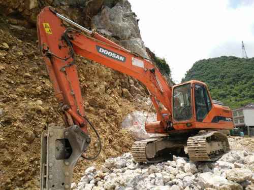 贵州出售转让二手6345小时2011年斗山DH215挖掘机