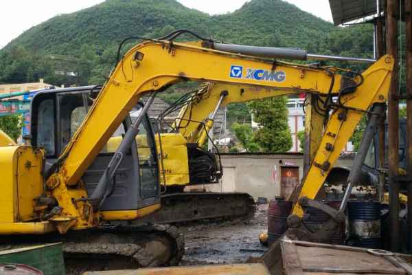 贵州出售转让二手7867小时2010年徐工XE80挖掘机