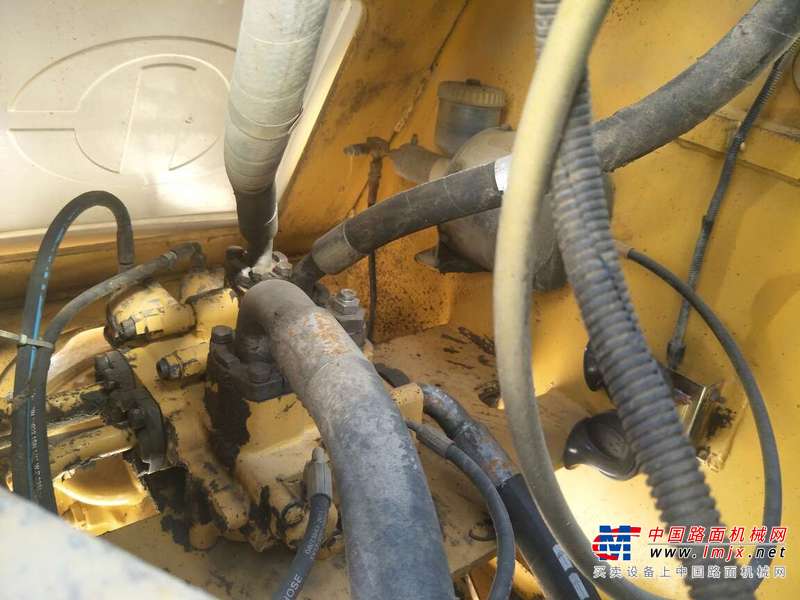 云南出售转让二手2000小时2015年山工SEM650装载机