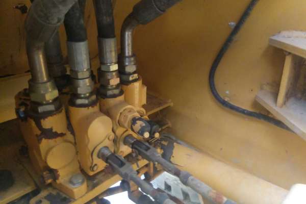 辽宁出售转让二手2800小时2012年柳工CLG818C装载机