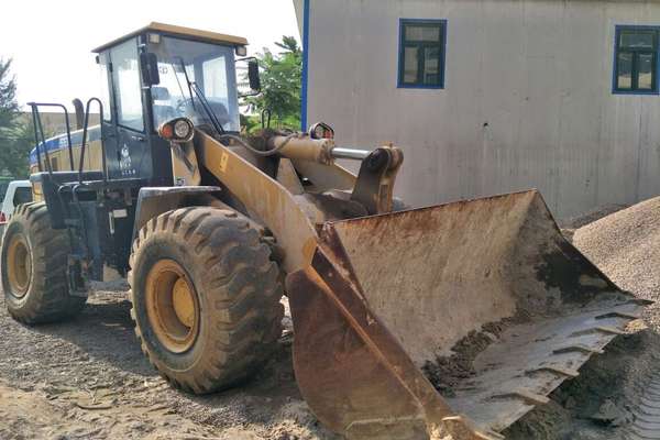 辽宁出售转让二手3000小时2011年山工SEM650B装载机
