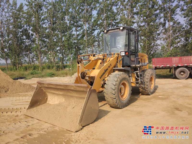 山东出售转让二手4500小时2014年龙工LG833G装载机