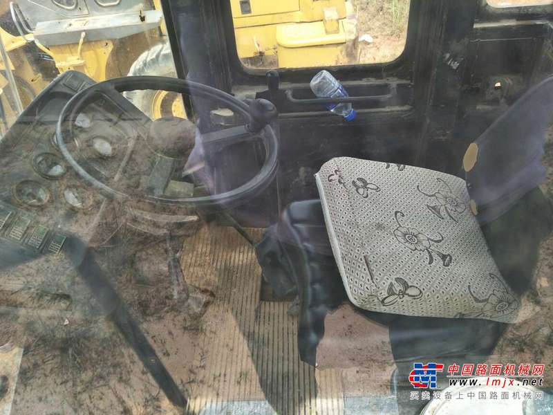 云南出售转让二手6000小时2012年山工SEM652B装载机