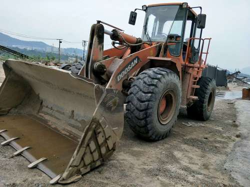 四川出售转让二手3000小时2013年斗山DL503装载机