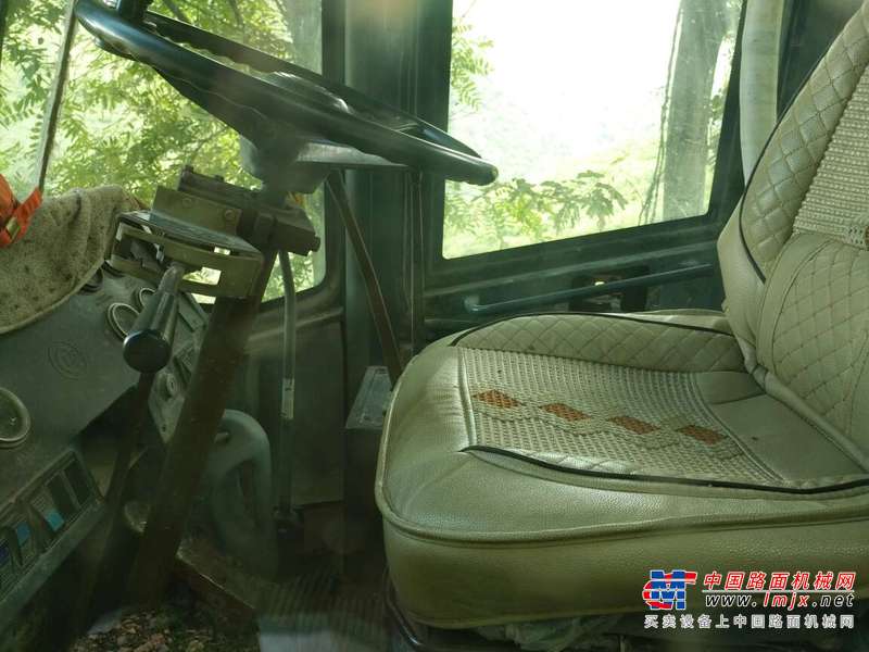 云南出售转让二手4289小时2005年柳工CLG852装载机