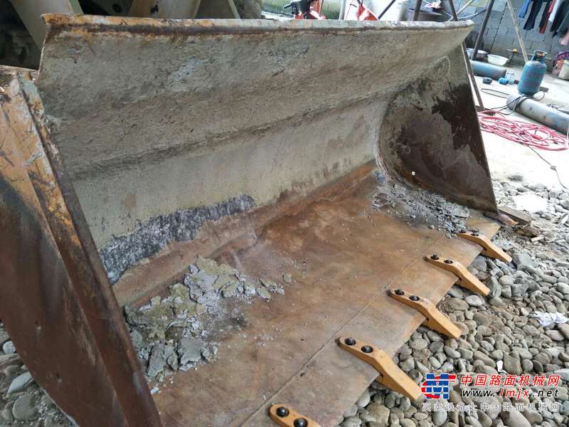 云南出售转让二手4000小时2014年龙工LG855D装载机