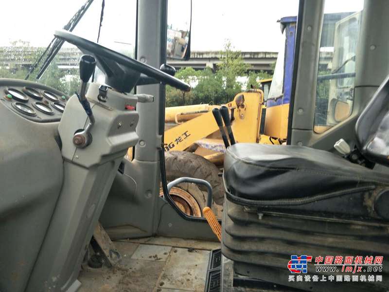 云南出售转让二手2980小时2011年龙工LG833B装载机
