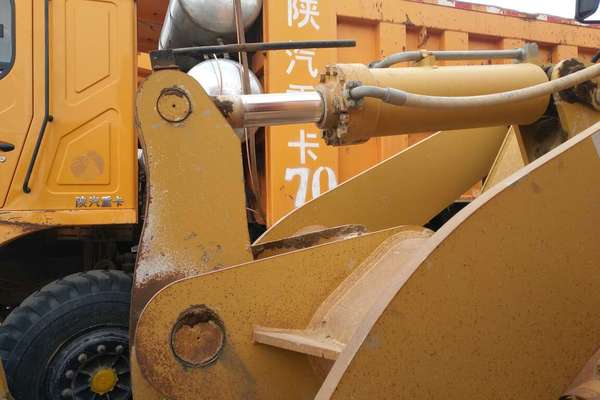内蒙古出售转让二手5400小时2011年山工652B装载机