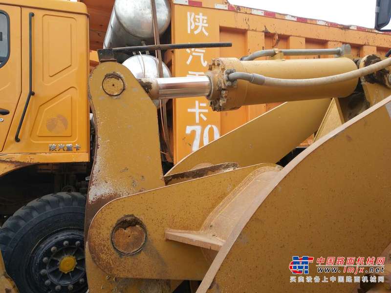 内蒙古出售转让二手5400小时2011年山工652B装载机