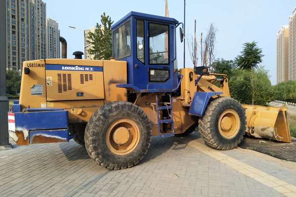河南出售转让二手2800小时2013年龙工LG833装载机