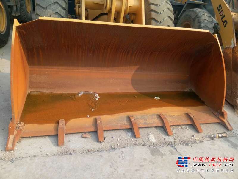 山东出售转让二手3300小时2013年山工SEM650装载机
