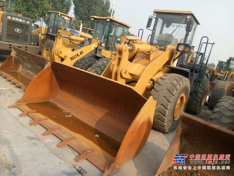 山东出售转让二手3300小时2013年山工SEM650装载机