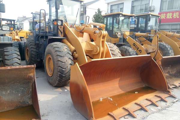 山东出售转让二手3300小时2013年山工SEM650装载机