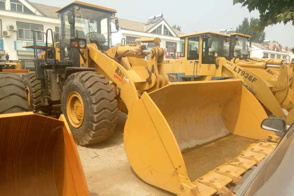 山东出售转让二手1100小时2015年山工SEM660B装载机