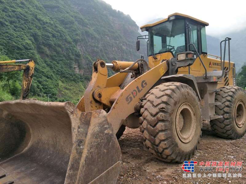 云南出售转让二手5687小时2012年临工LG953装载机