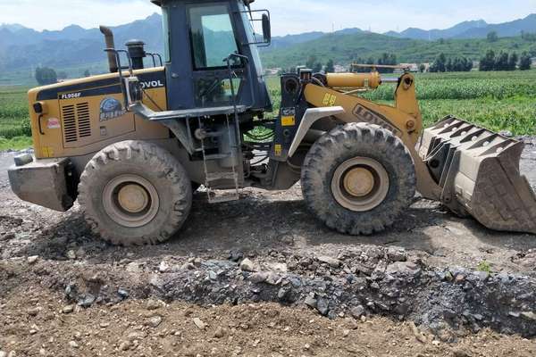 河北出售转让二手6700小时2011年福田雷沃FL956F装载机