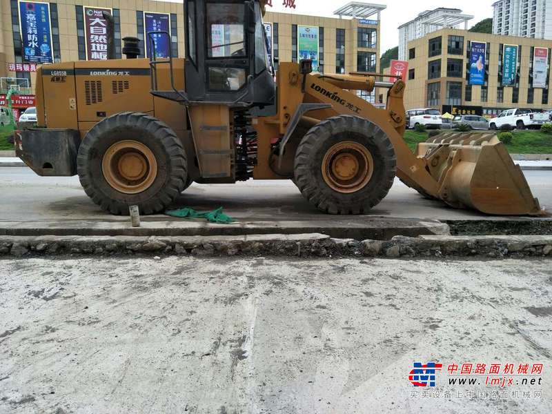 贵州出售转让二手3280小时2014年龙工LG855B装载机