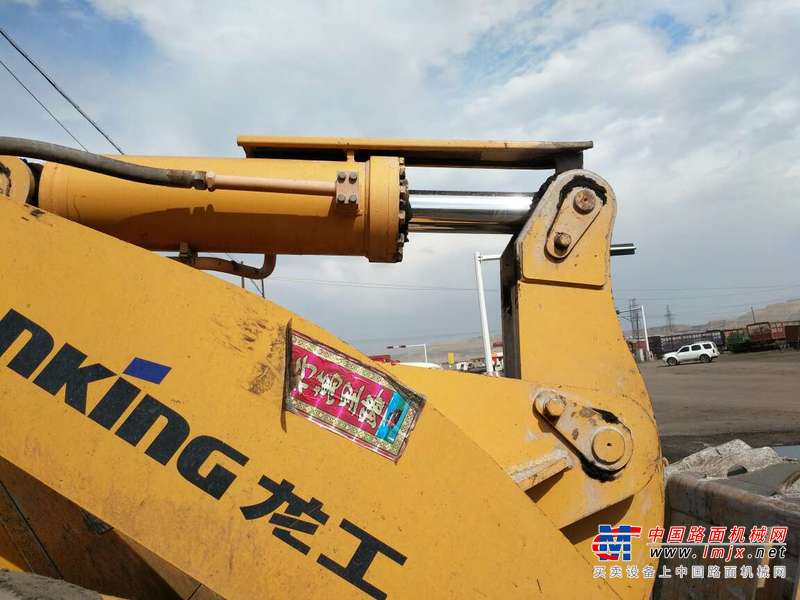 内蒙古出售转让二手4000小时2012年龙工LG855B装载机