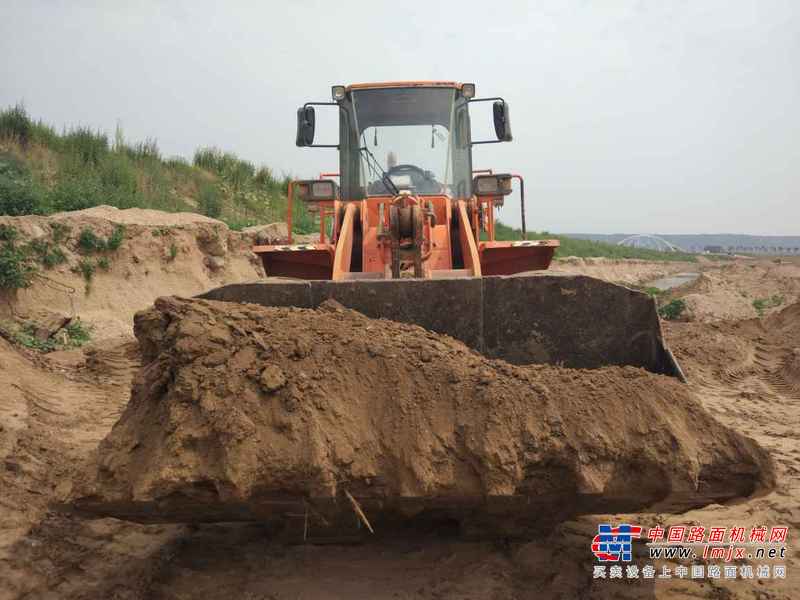 陕西出售转让二手3500小时2010年斗山DL503装载机