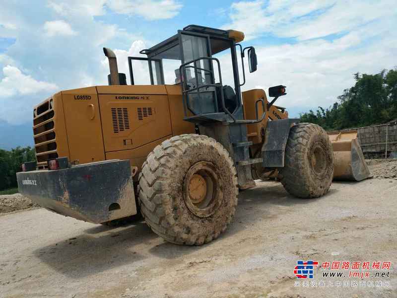 云南出售转让二手2162小时2015年龙工LG855D装载机