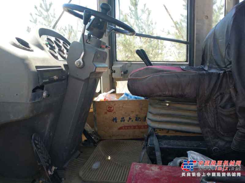 内蒙古出售转让二手6000小时2011年龙工LG855B装载机