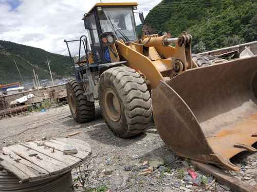 云南出售转让二手4000小时2013年山工ZL50F装载机