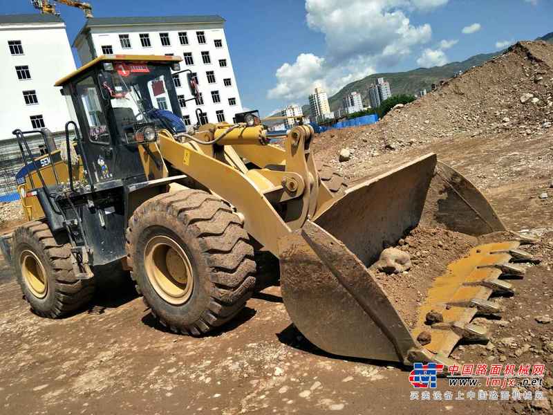 甘肃出售转让二手2000小时2015年山工SEM650B装载机