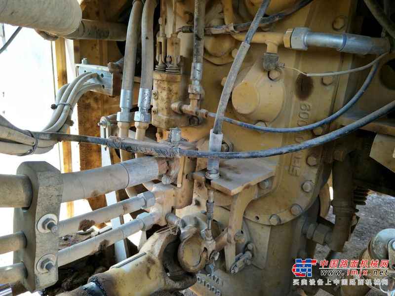 甘肃出售转让二手2000小时2015年山工SEM650B装载机