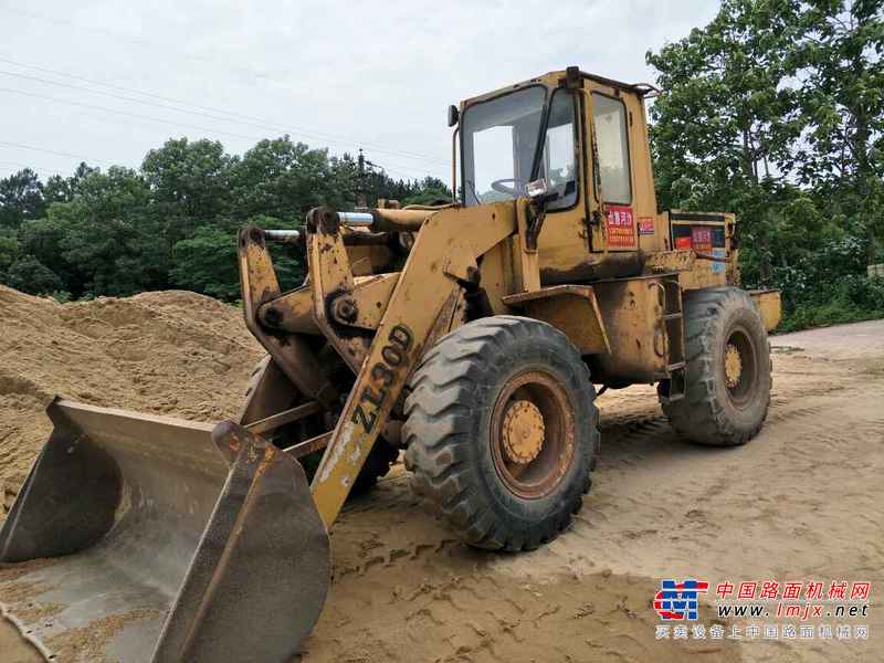 江西出售转让二手20000小时2004年宜工ZL30D装载机