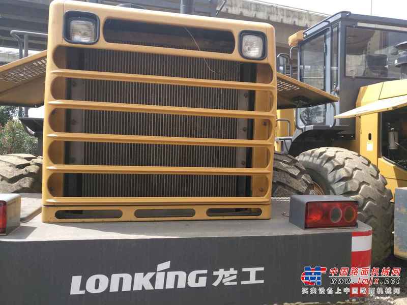 云南出售转让二手1532小时2015年龙工LG855D装载机