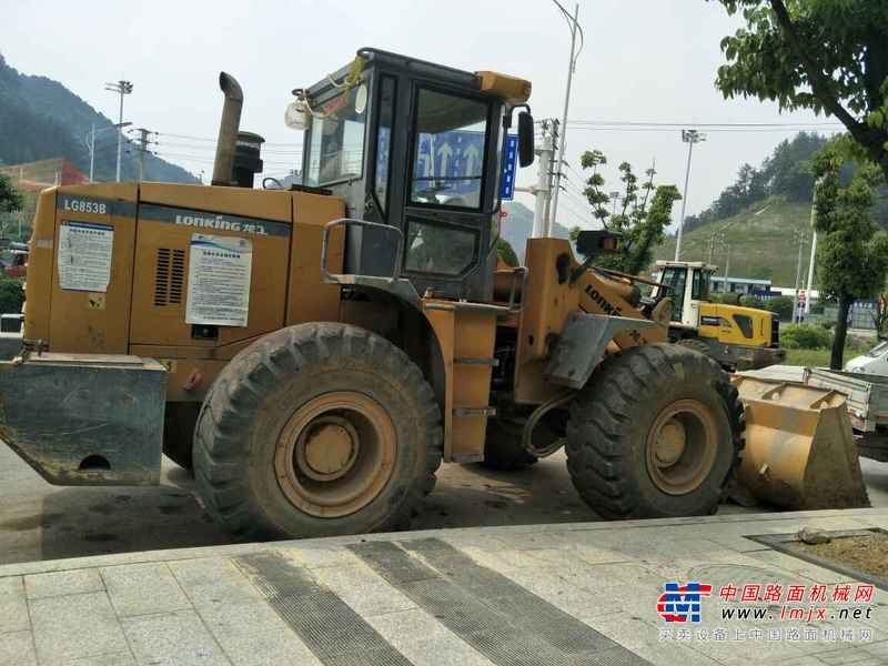贵州出售转让二手4300小时2011年龙工LG853B装载机