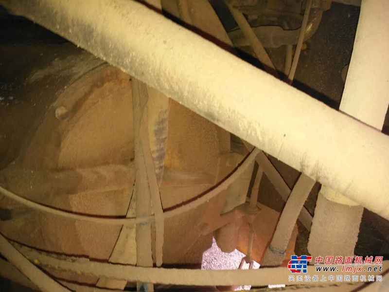 云南出售转让二手7500小时2009年柳工CLG855装载机