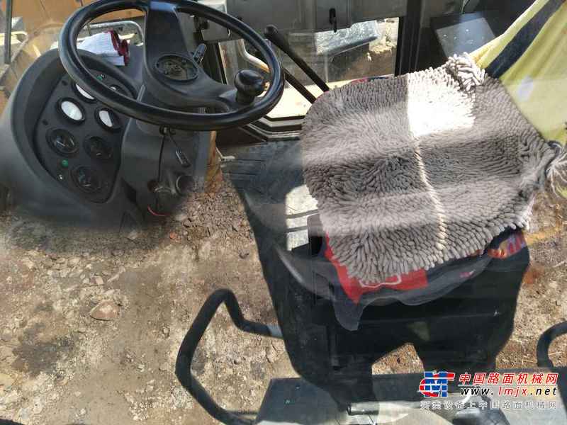 云南出售转让二手8563小时2010年龙工LG855装载机