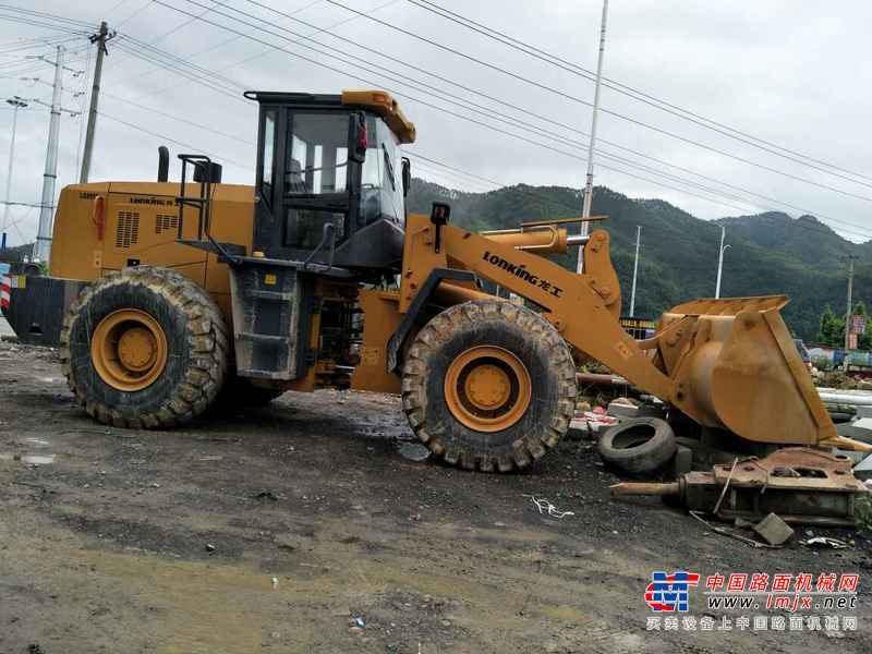 贵州出售转让二手400小时2016年龙工LG855D装载机