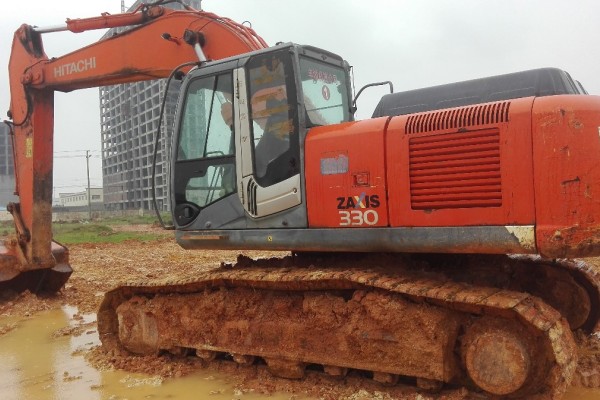 江西出售转让二手6000小时2010年日立ZX240挖掘机