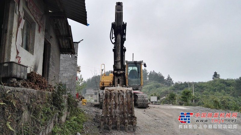 贵州出售转让二手11585小时2010年沃尔沃EC210B挖掘机