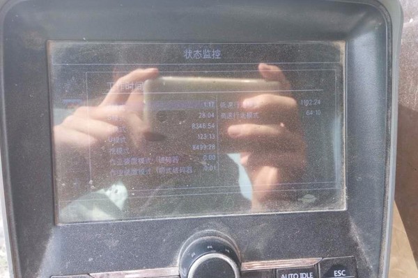 江西出售转让二手8499小时2010年现代R215挖掘机