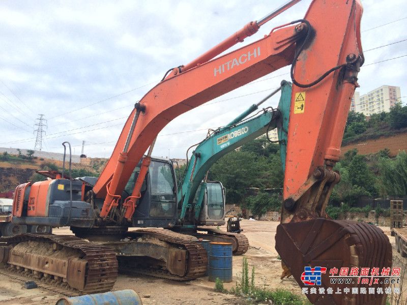云南出售转让二手9000小时2011年日立ZX330挖掘机