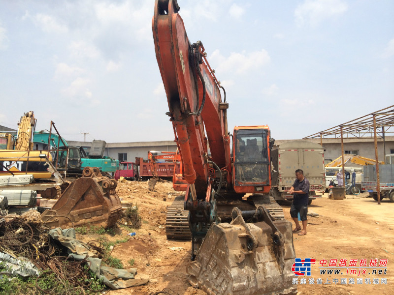 云南出售转让二手8000小时2010年斗山DH215挖掘机