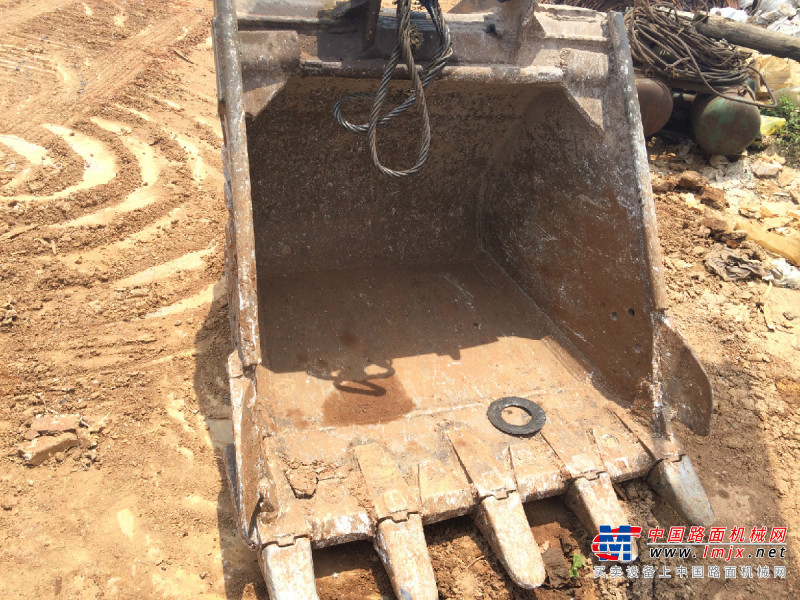 云南出售转让二手8000小时2010年斗山DH215挖掘机
