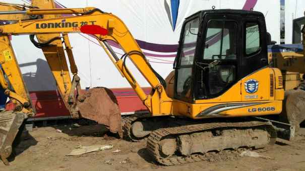 江西出售转让二手9000小时2011年龙工LG6065挖掘机