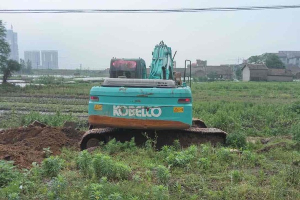 江西出售转让二手7200小时2011年神钢SK210LC挖掘机