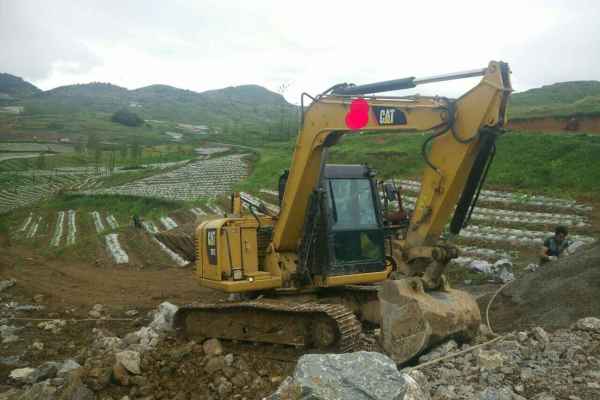 贵州出售转让二手3165小时2013年卡特彼勒307E挖掘机