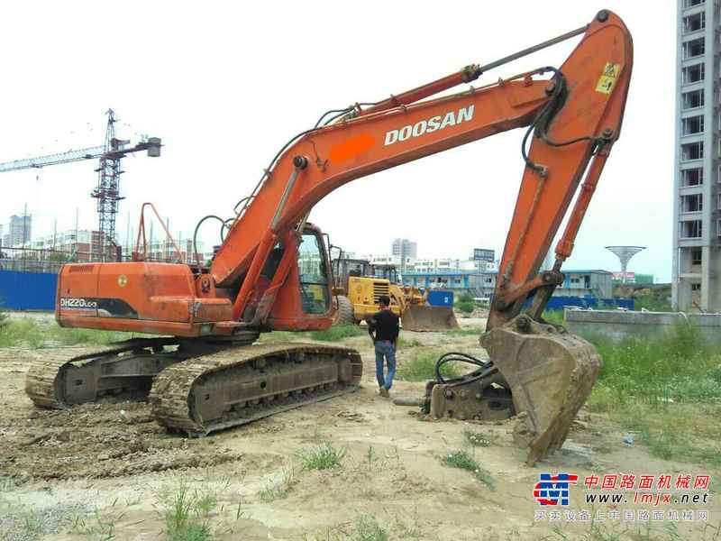 山西出售转让二手12915小时2008年斗山DH220LC挖掘机