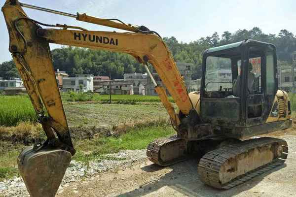 江西出售转让二手19000小时2003年现代R55挖掘机