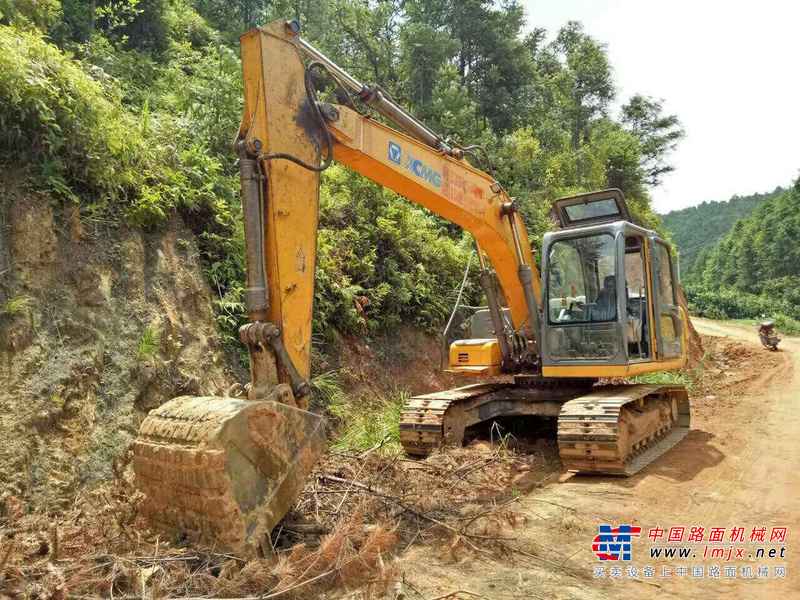 江西出售转让二手8900小时2010年徐工XE150D挖掘机