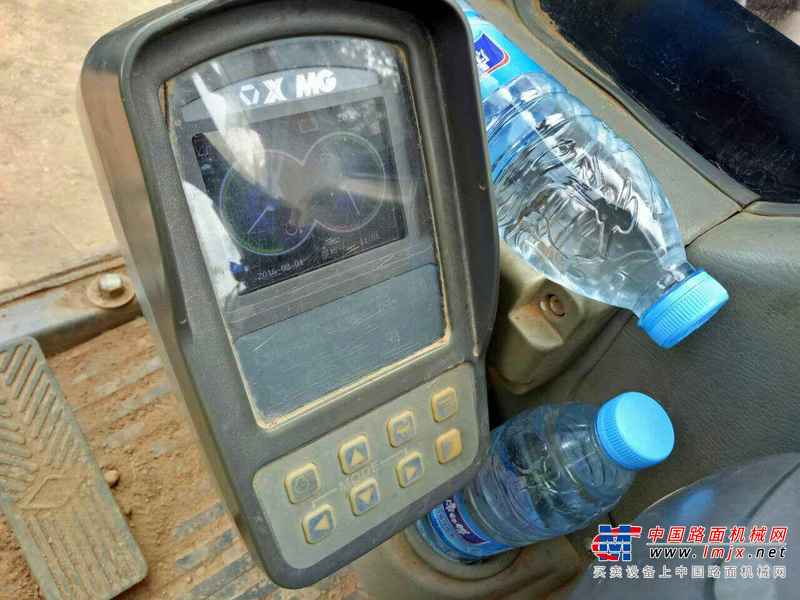江西出售转让二手8900小时2010年徐工XE150D挖掘机