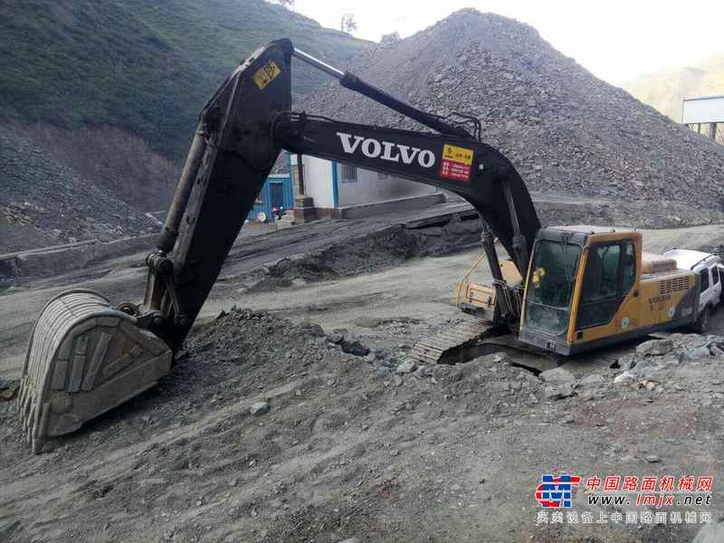 山西出售转让二手2400小时2013年沃尔沃EC240BLC挖掘机