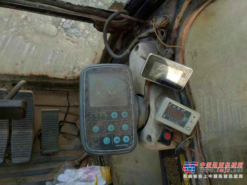 江西出售转让二手14000小时2005年现代R220挖掘机