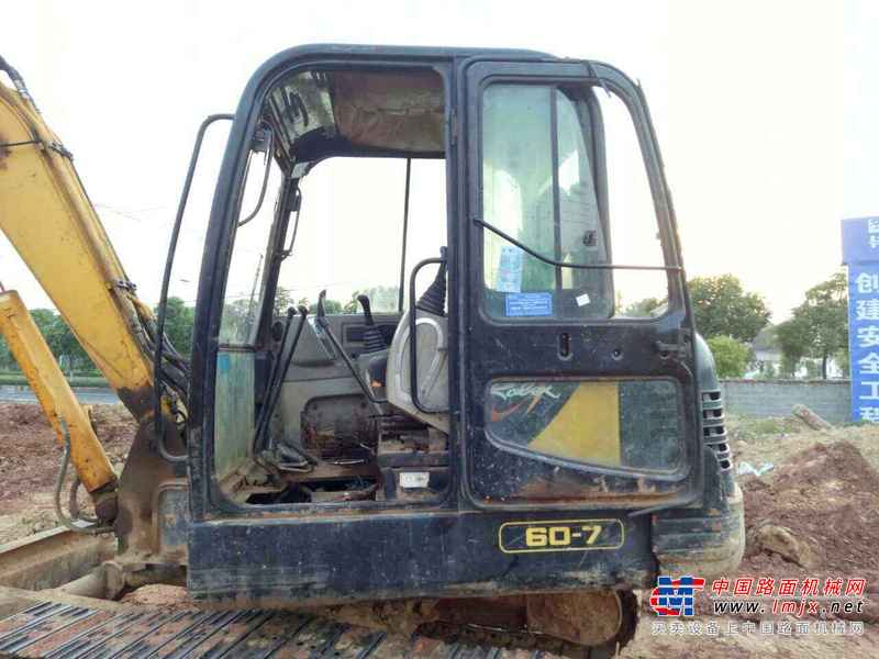 江西出售转让二手8000小时2012年现代R60挖掘机